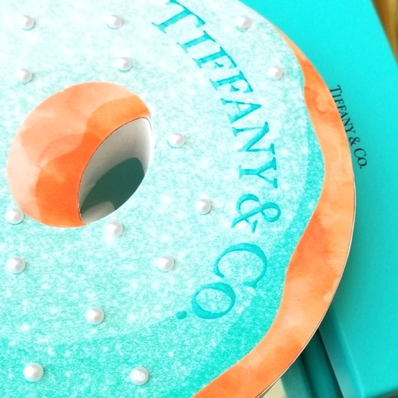❗Tiffany Blue Wooden Acrylic Glossy Desk Accent Donut with Pearls❗ - Picture 2 of 3